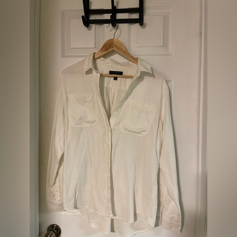 Banana Republic Cream Boyfriend Fit Shirt Size Medium